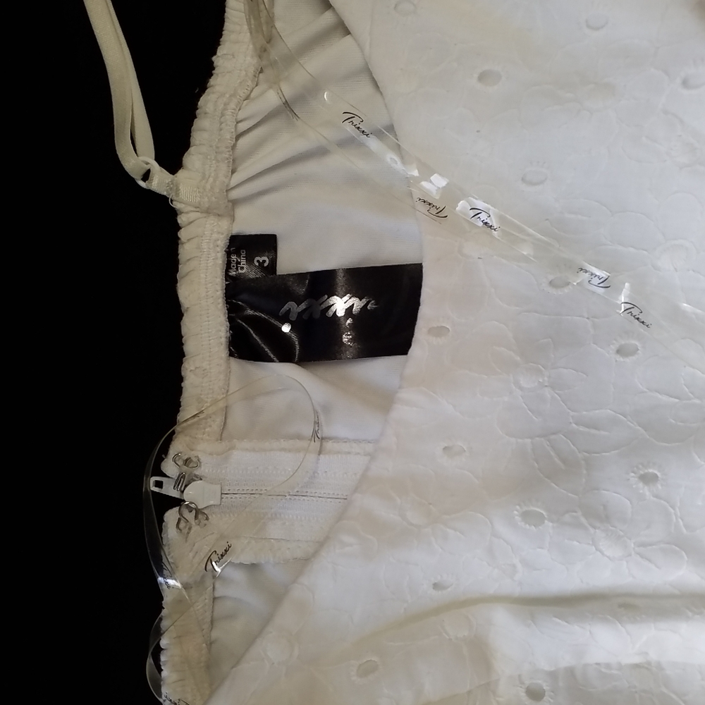 Trixxi DRESS SZ 3 Creamy Milk White Eyelet Lace Peekaboo Waist Spaghetti Straps - Picture 8 of 8